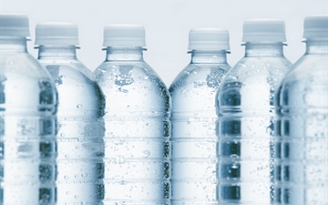 The picture shows water bottles with sparkling water. 
The picture is large enough to be used on a brand wall e.g. on a trade fair booth. 
The picture can also be used as an image in the global product campaign. Please contact branding@linde.com in case you would like to receive the related advertisement.
